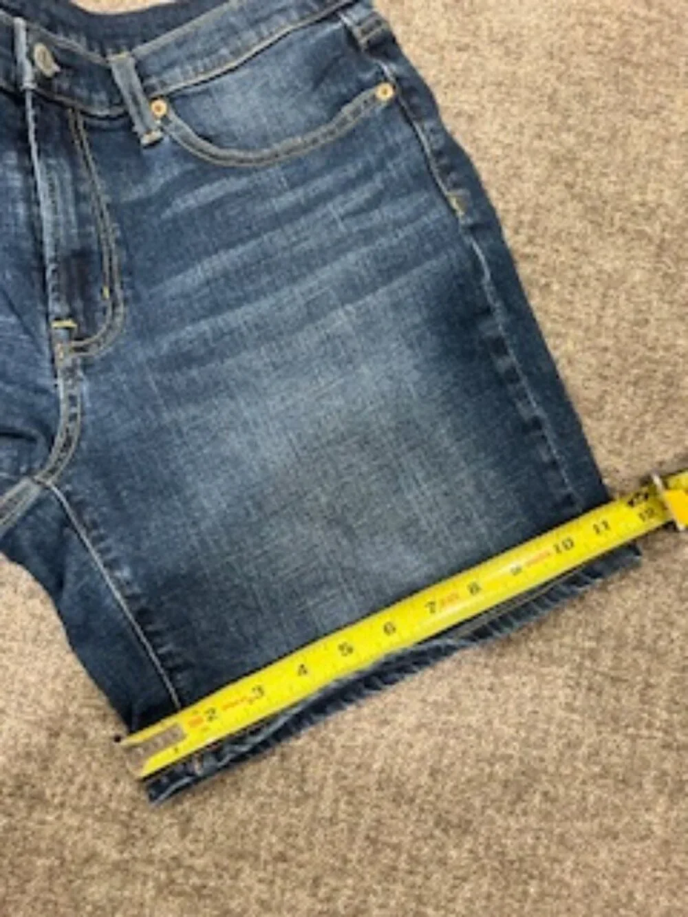 Women's Classic Gap Denim Shorts, Size 10 - Picture 4 of 9